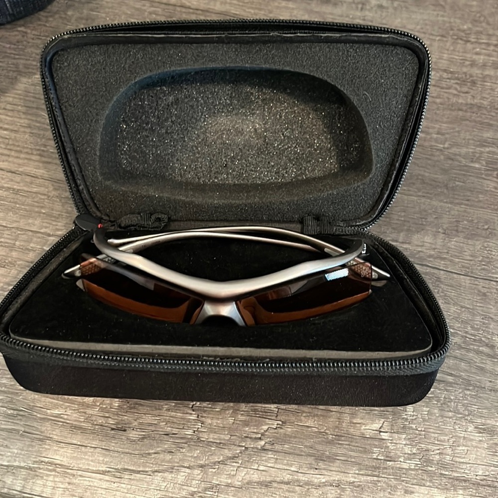 Brand New - Never Used - Under Armor Men’s Sports Sunglasses - Silver Frame